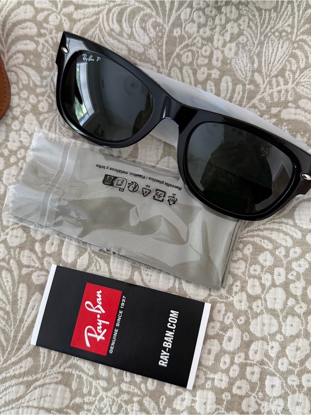 BRAND NEW IN BOX NWT RayBan MEGA WAYFARER II
